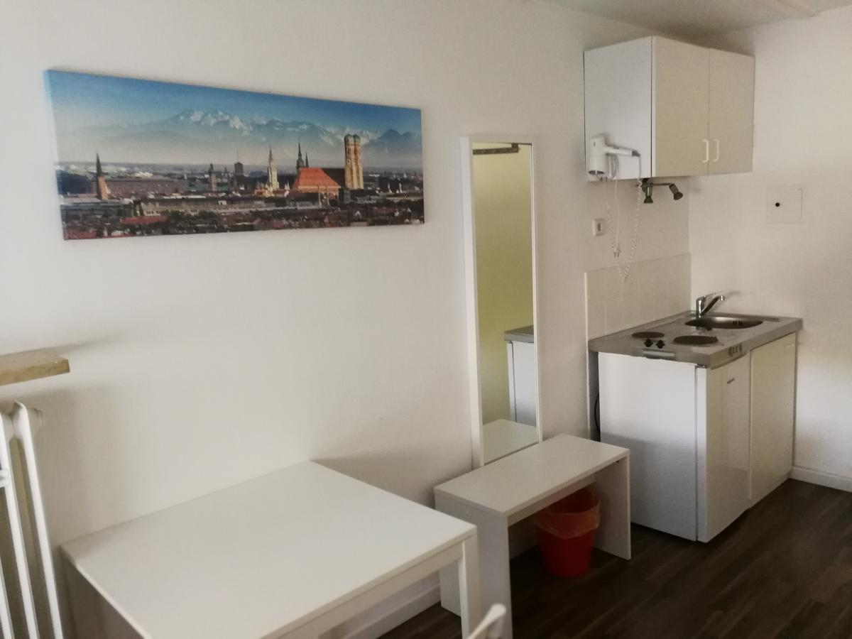 Boardinghouse Munchen-Laim Hotel Екстериор снимка