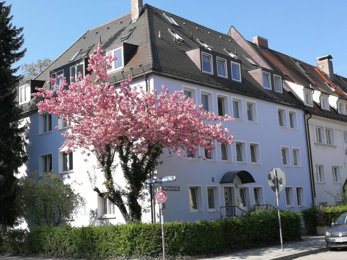 Boardinghouse Munchen-Laim Hotel Екстериор снимка